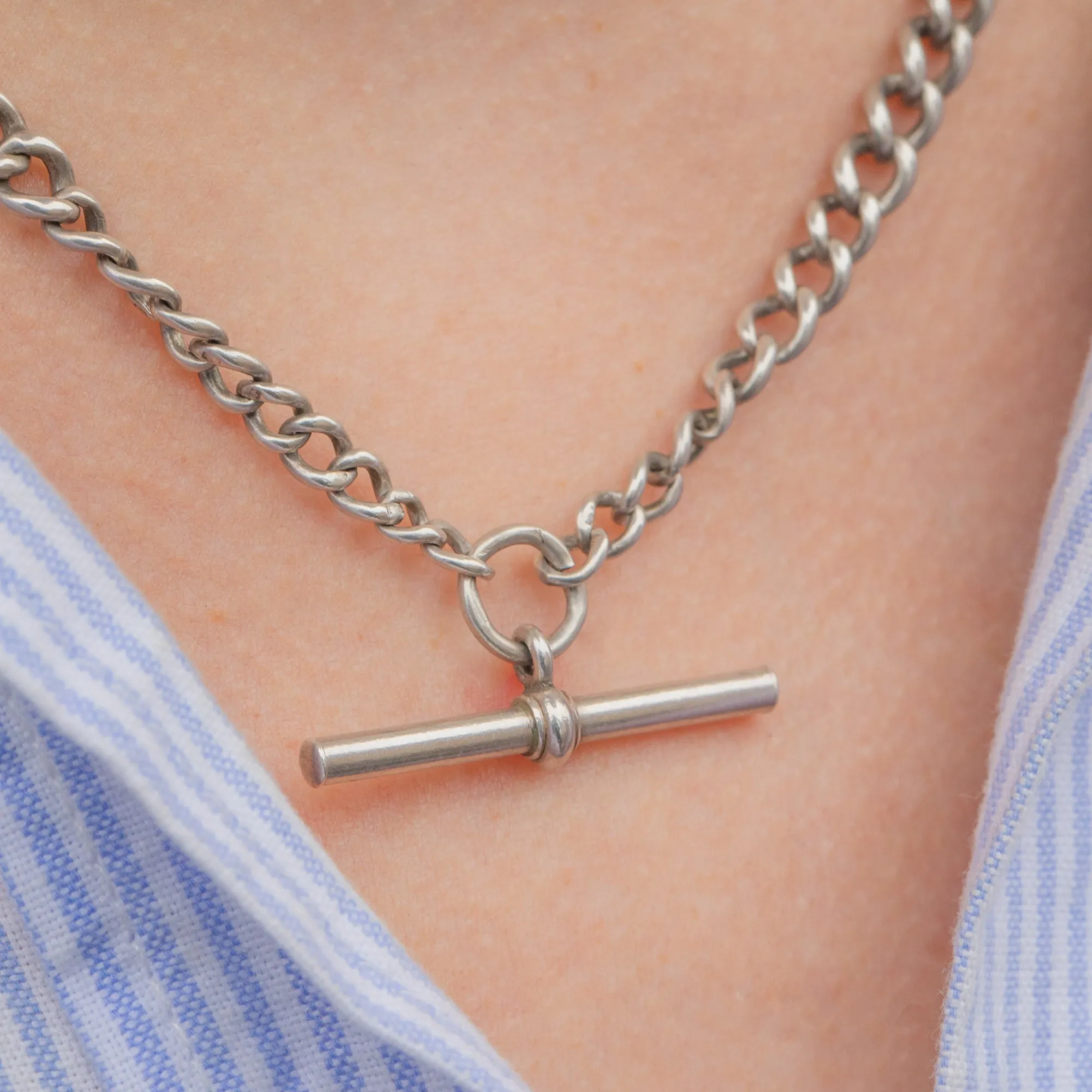 16" Antique Silver Albert Chain, T-Bar and Dog-Clip (30.1g)