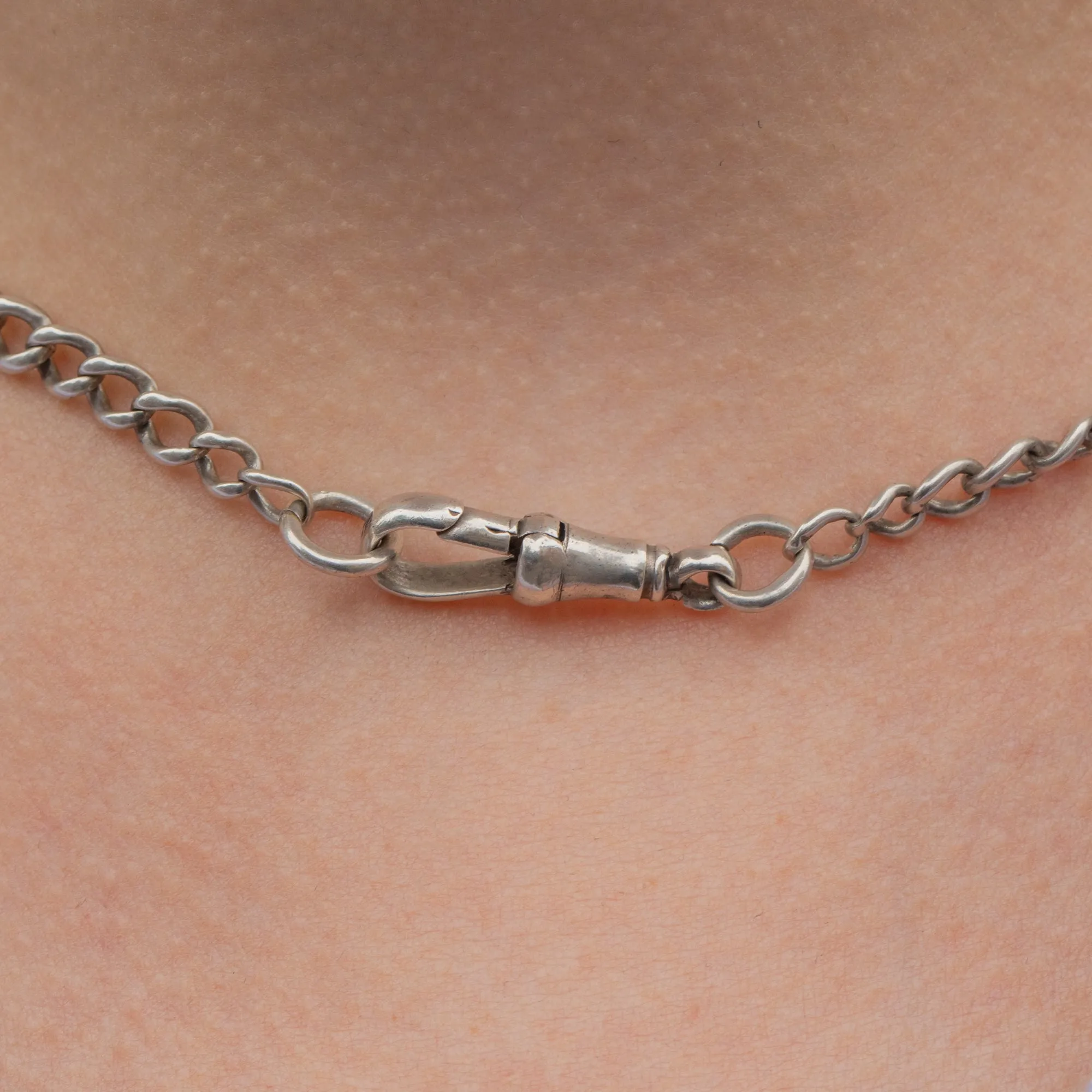 16" Antique Silver Albert Chain, T-Bar and Dog-Clip (30.1g)