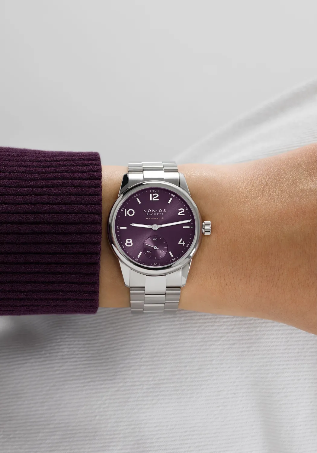 NOMOS Club Sport Neomatik 34 Purple