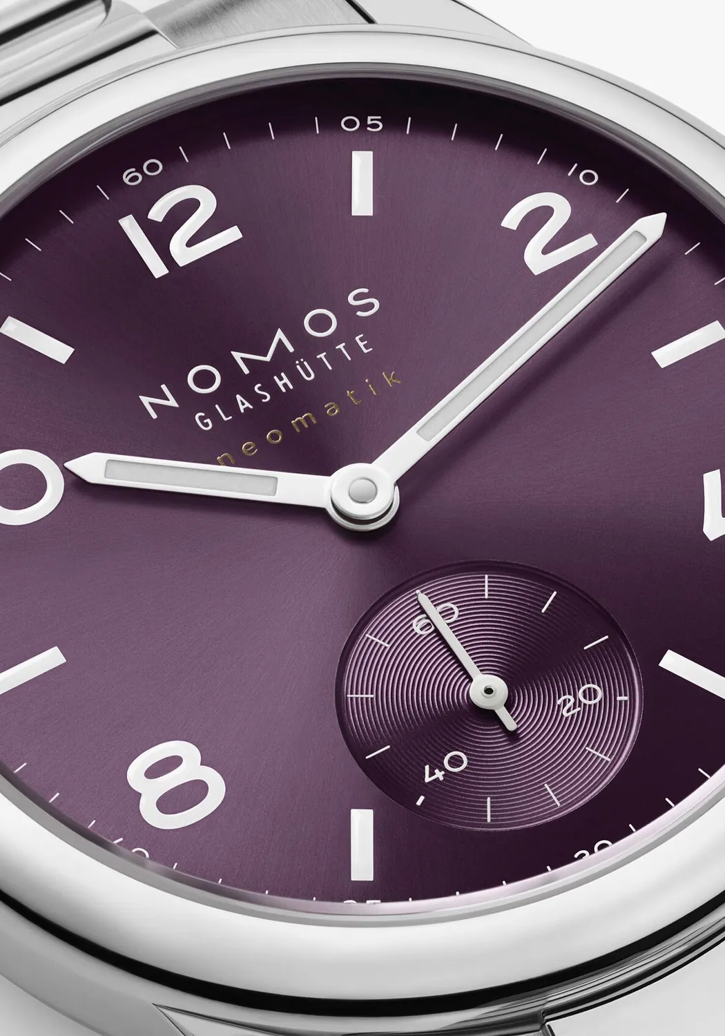 NOMOS Club Sport Neomatik 34 Purple