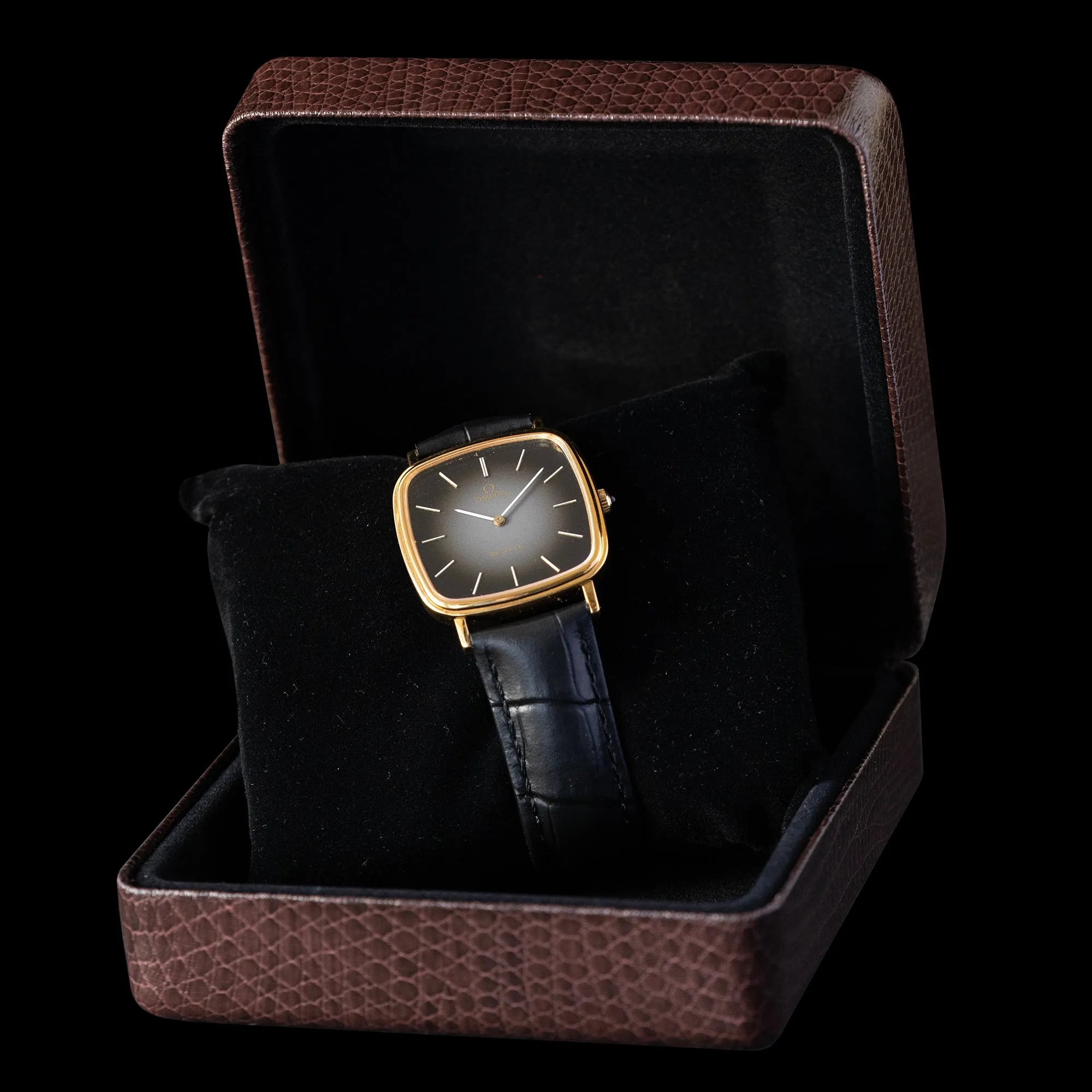 Omega - De Ville Square Black Dial 1930.81.00