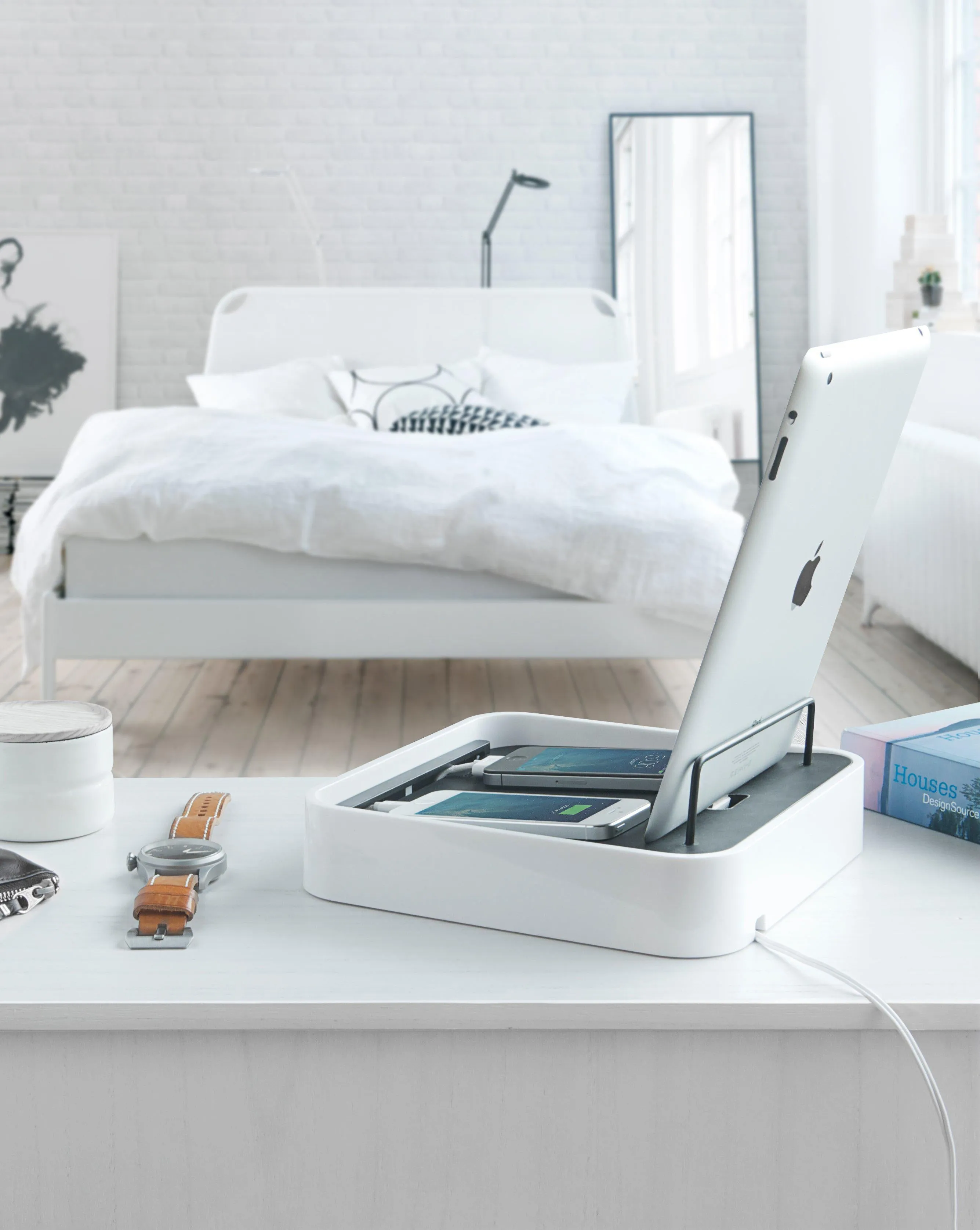 [OPEN BOX] BLUELOUNGE Sanctuary 4 Multi Device Universal Charger White