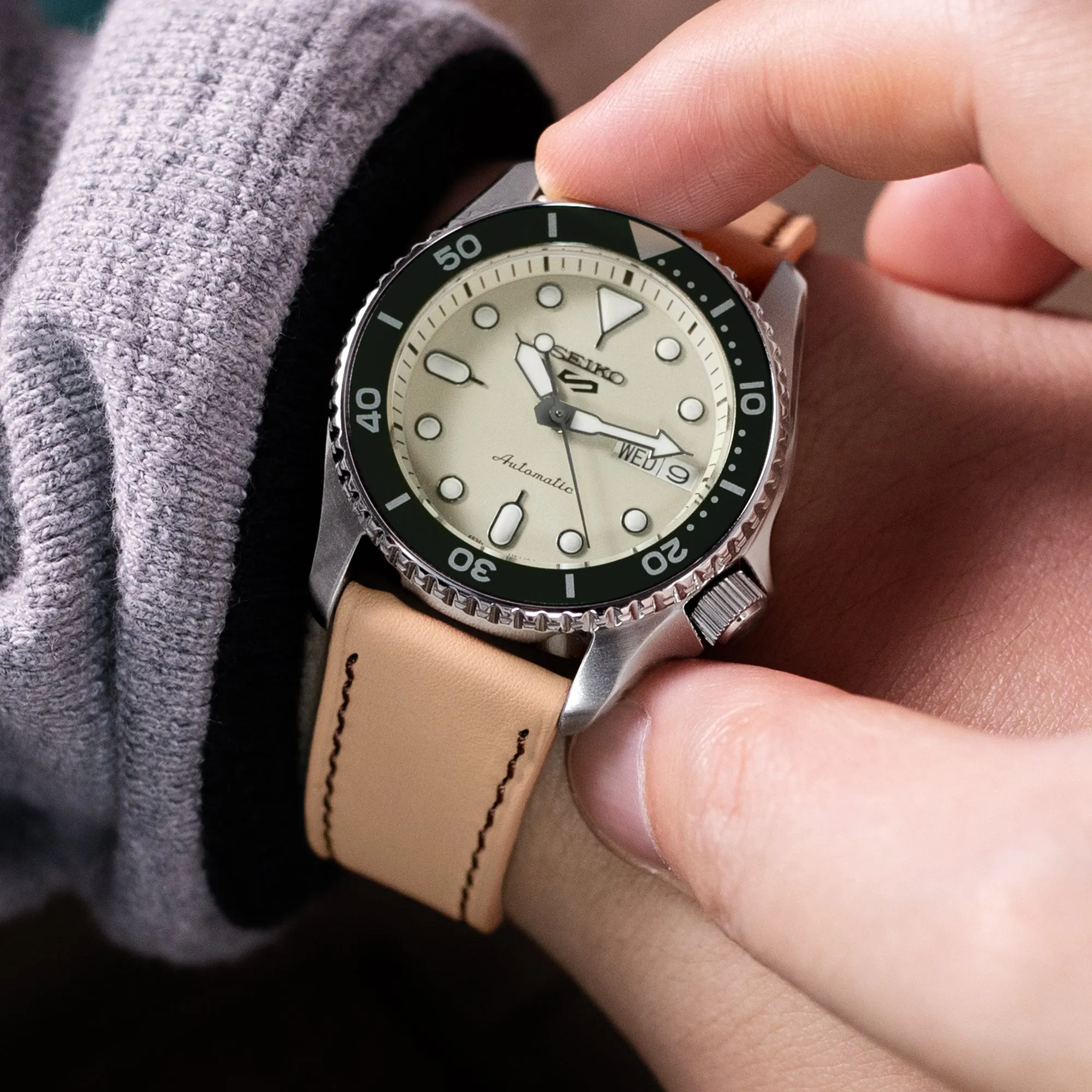 Q.R. 20mm Beige Tapered Leather Watch Band, Chocolate Brown Stitching   Zermatt
