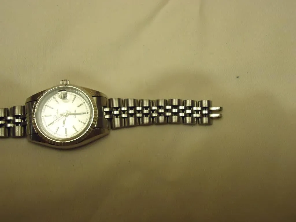 Raton Watch Analog Dress Metal Female Adult Silvers Solid -- Used