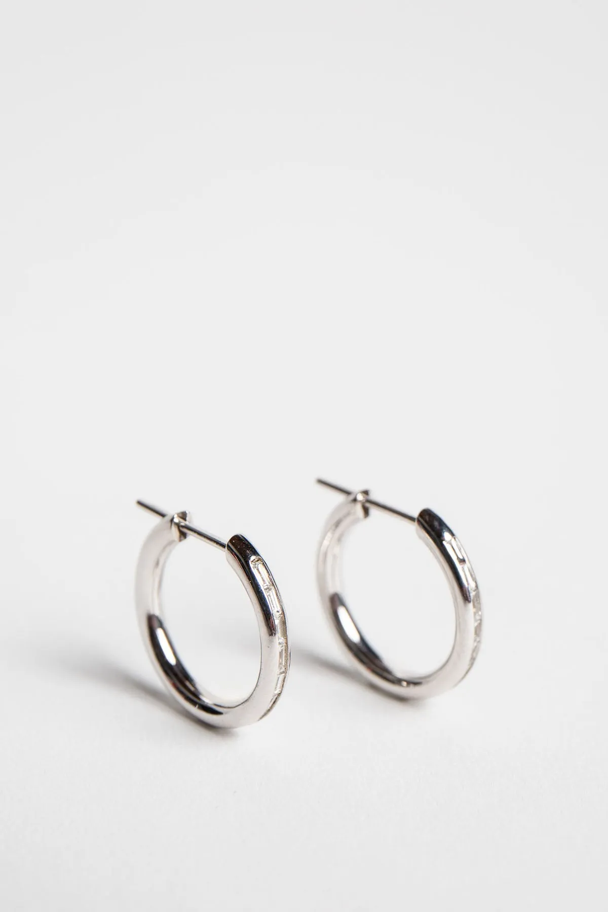SPINELLI KILCOLLIN | MIRI PETITE BLANC HOOP EARRINGS